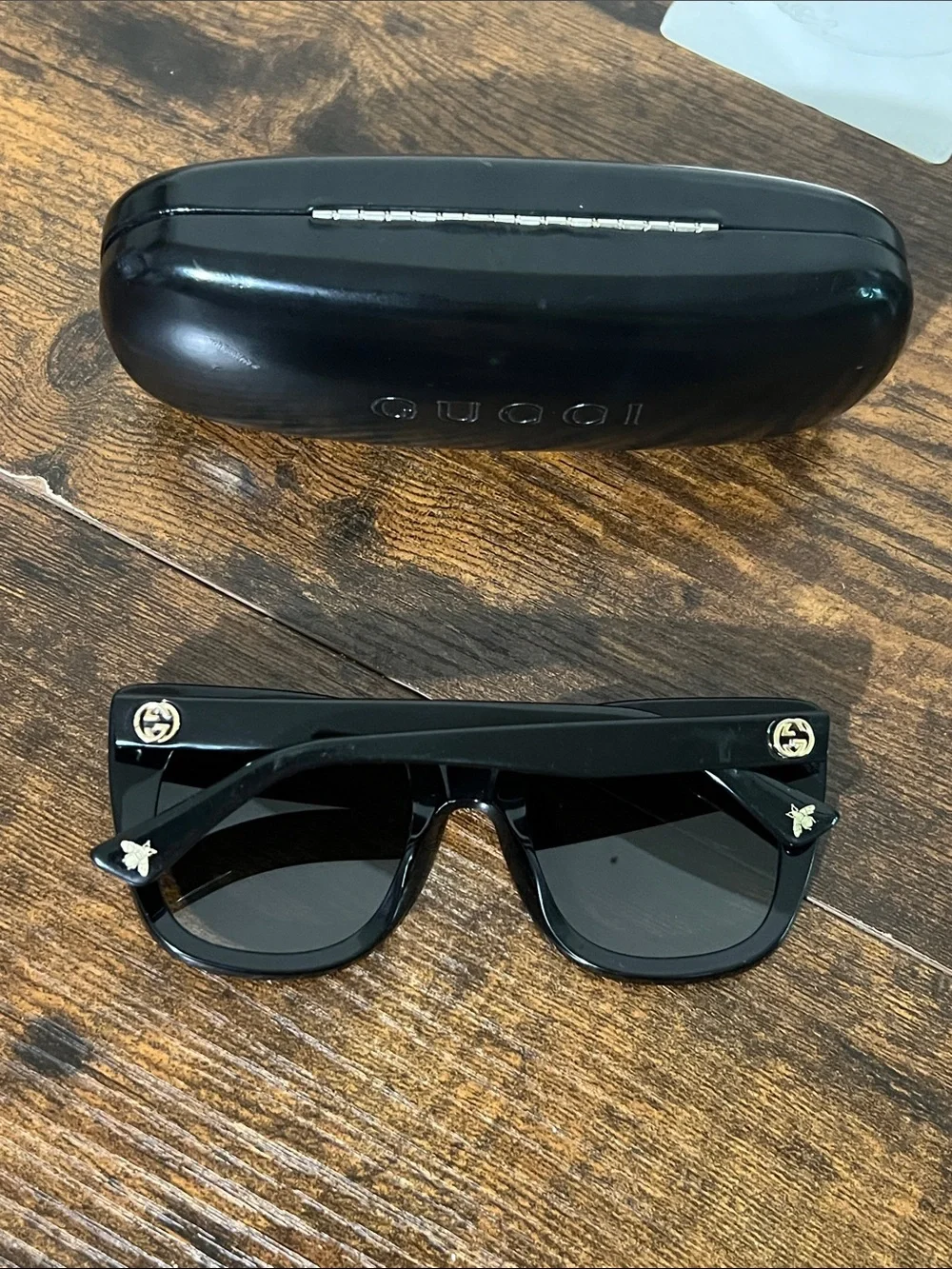 Gucci Black Square Sunglasses with Gold Logo Accent GG0163S 001 51[]22
